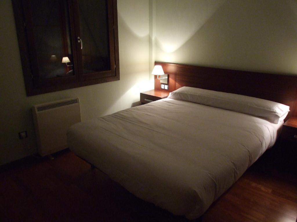 Roca Nevada Suites Villanúa Pokoj fotografie