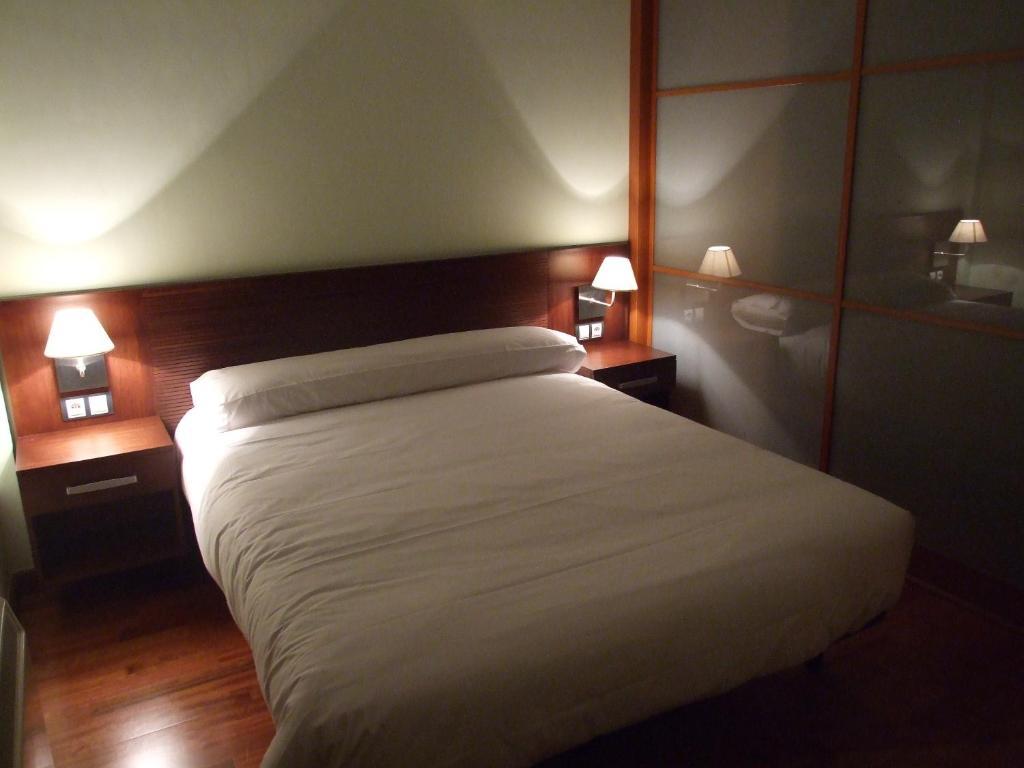 Roca Nevada Suites Villanúa Pokoj fotografie